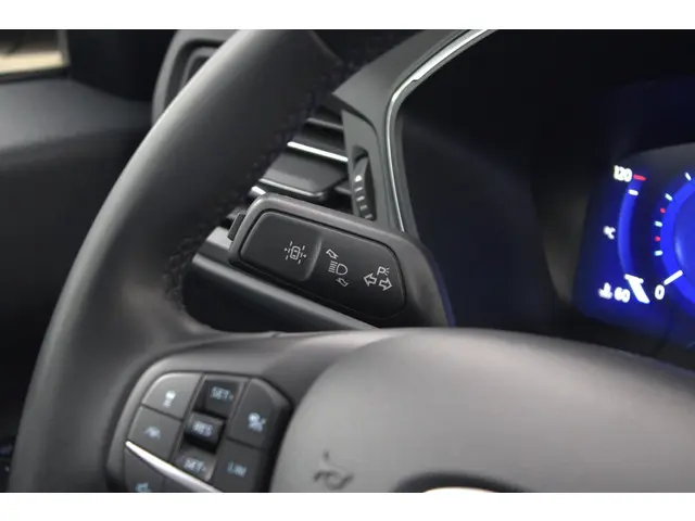 Ford Kuga 2.5 FHEV Titanium 2023 Hybride Benzine 24