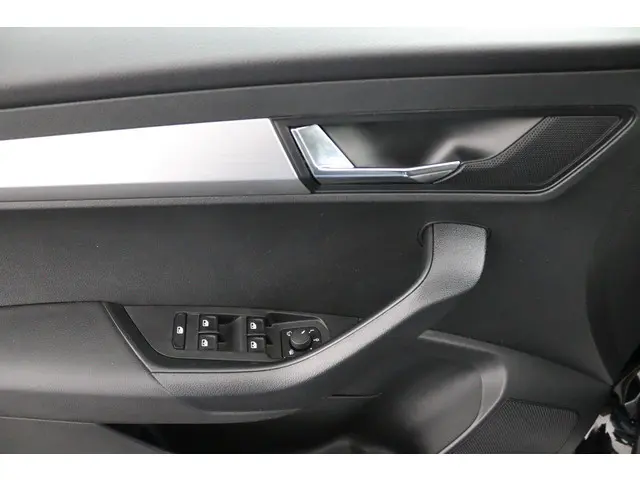 Škoda Karoq 1.0 TSI Business Edition 2022 Benzine 31