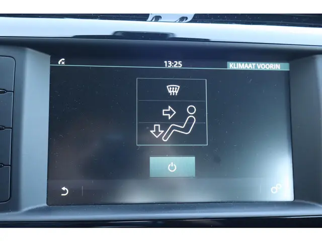 Jaguar XE 2.0 D Pure 2017 Diesel 29