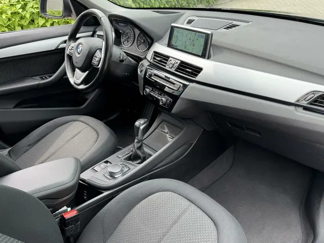 BMW X1 sDrive20i Centennial High Executive 2016 Benzine 28
