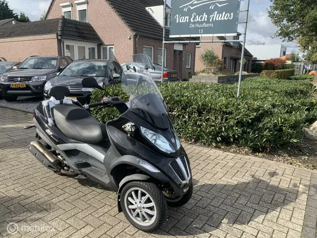 Piaggio MP3 400 LT 24.dkm AUTORIJBEWIJS B 2014 Benzine 23