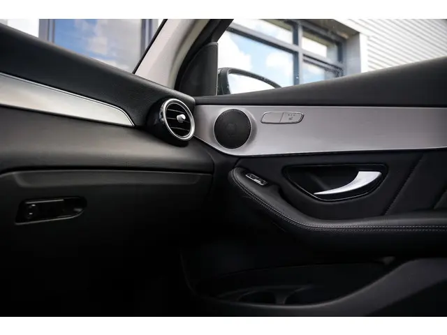 Mercedes-Benz GLC 300e 4MATIC 2022 Hybride Benzine 23