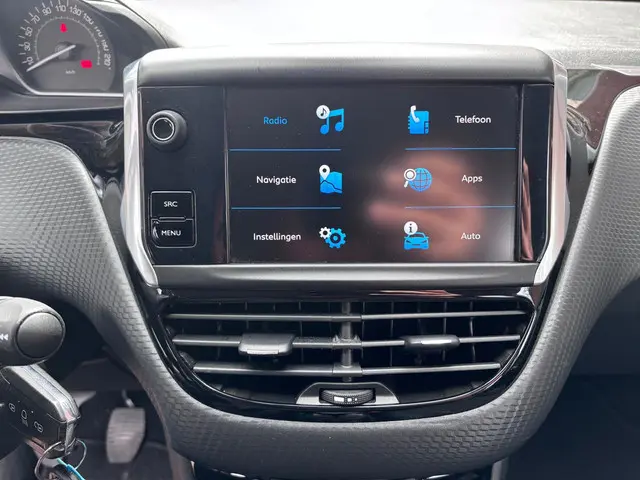 Peugeot 2008 1.2 PureTech Allure 2018 Benzine 36