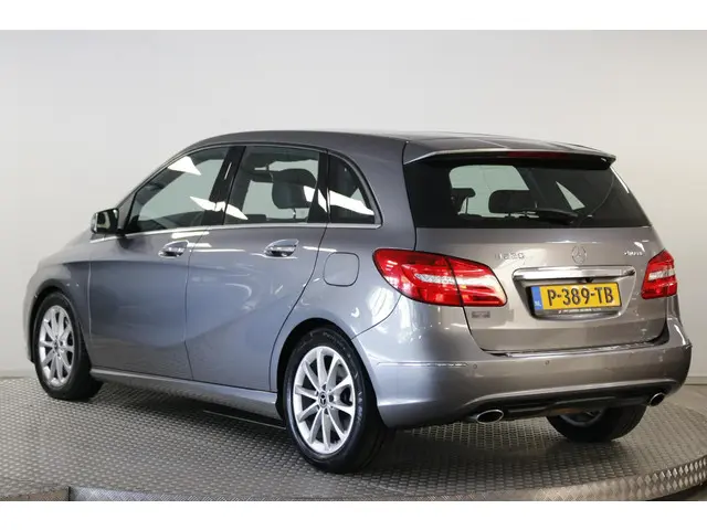 Mercedes-Benz B-Klasse 220 4Matic Ambition 2015 Benzine 9