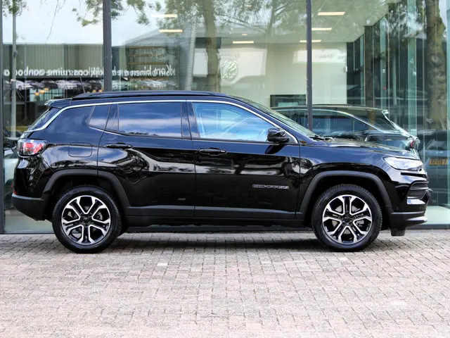 Jeep Compass 1.5T e-Hybrid Altitude 2024 Hybride Benzine 7