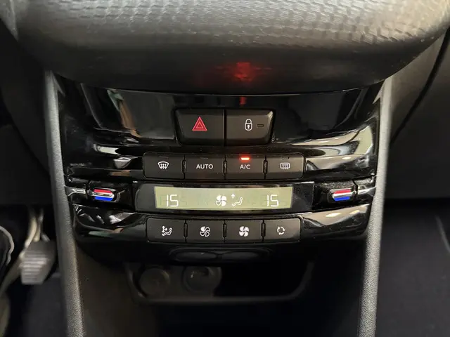 Peugeot 2008 1.2 PureTech Blue Lion 2019 Benzine 27