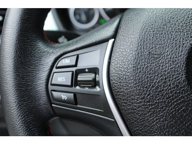 BMW 3 Serie Touring 320i High Executive 2017 Benzine 17