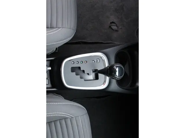 Toyota Yaris 1.5 Hybrid Dynamic 2018 Hybride Benzine 24