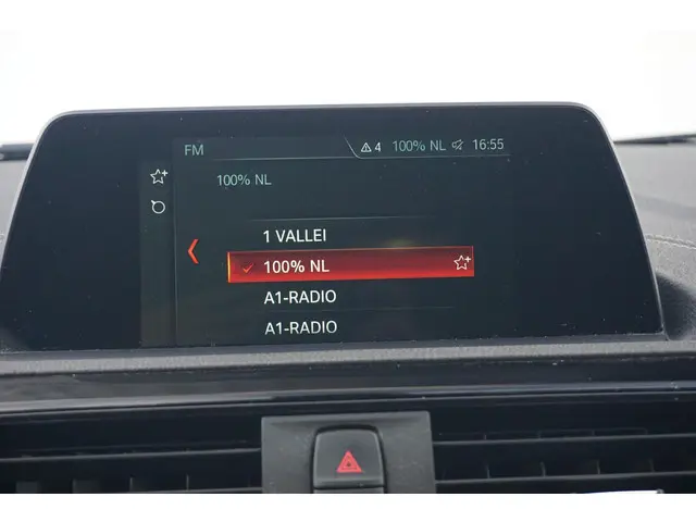 BMW 1 Serie 118i 2018 Benzine 18