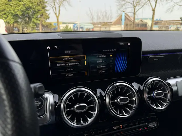 Mercedes-Benz GLB Aut. 180 Sol. AMG Edition 2021 Benzine 26