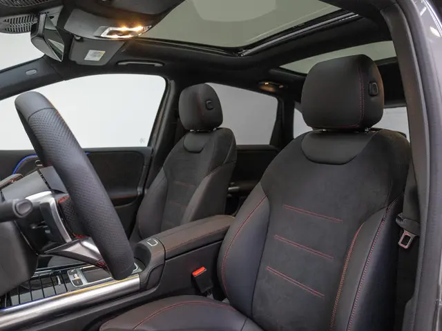 Mercedes-Benz B-Klasse 180 AMG Line 2024 Benzine 10