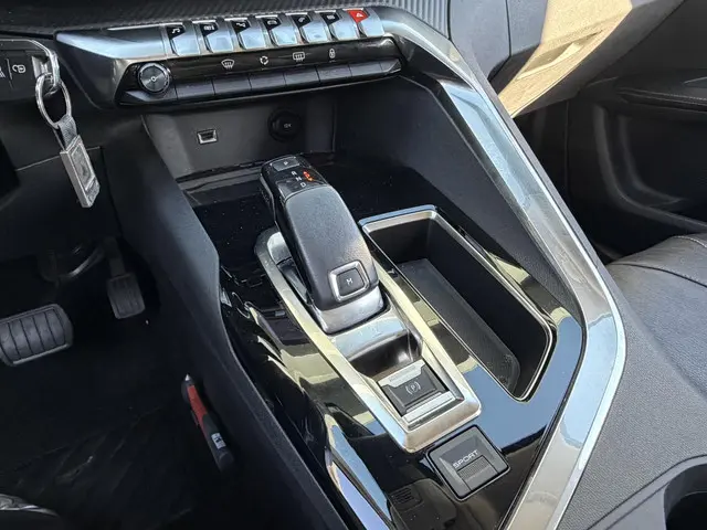 Peugeot 5008 1.2 PureTech/ Navi/PDC/AUT/7-Zits 2019 Benzine 7