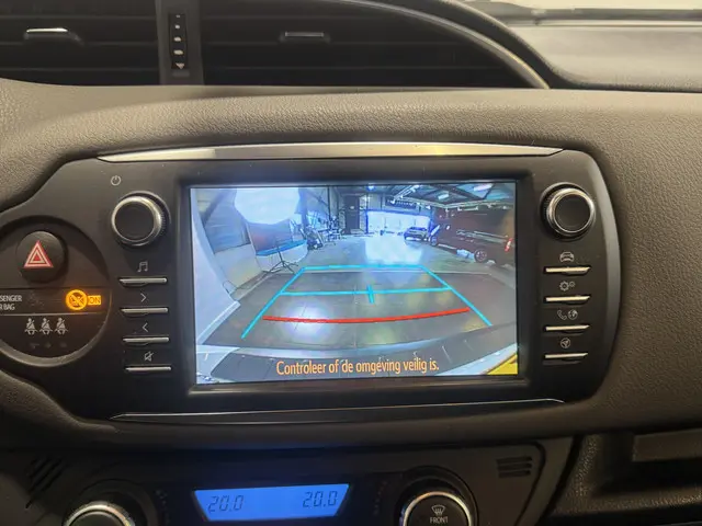 Toyota Yaris 1.5 Hybrid Aspiration 2017 Hybride Benzine 18