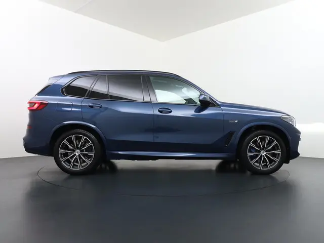 BMW X5 xDrive45e High Executive 2022 Hybride Benzine 8