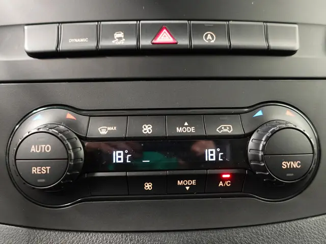 Mercedes-Benz Vito 114 CDI Lang 2024 Diesel 21