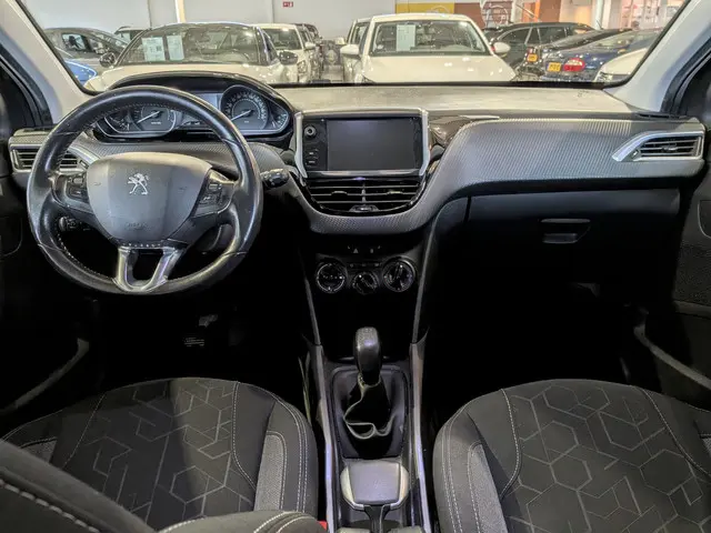 Peugeot 2008 1.2 PureTech Blue Lion 2017 Benzine 9