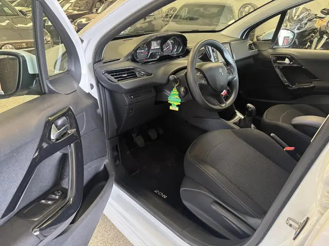Peugeot 208 1.2 PureTech Blue Lion 2018 Benzine 12