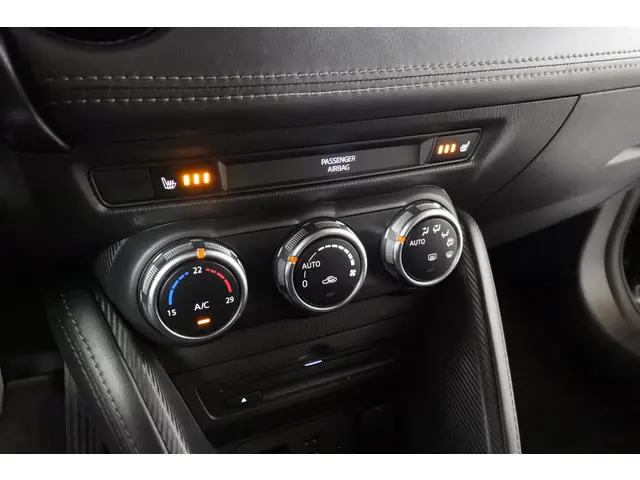 Mazda 2 1.5 90pk Sports-line 2017 Benzine 27