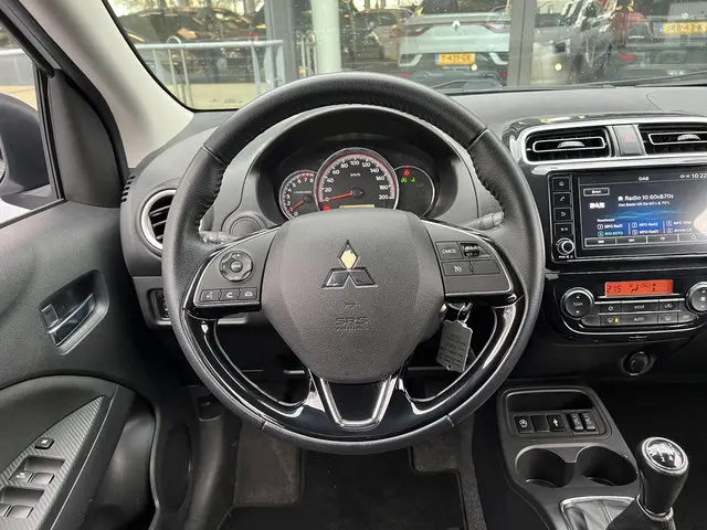 Mitsubishi Space Star 1.2 Intense 2021 Benzine 30