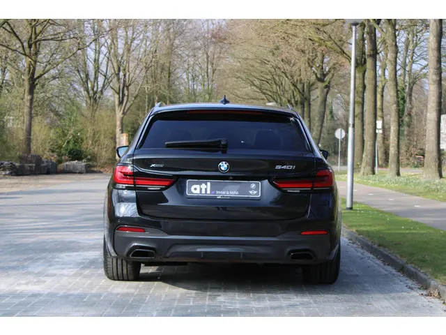 BMW 5 Serie Touring 540i xDrive Touring 2022 Benzine 4
