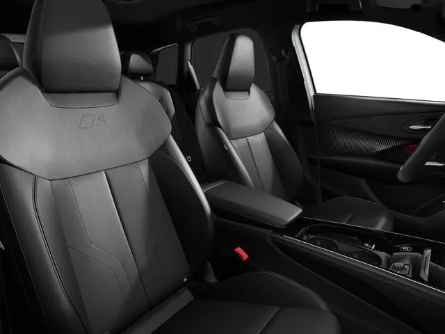 Audi Q3 1.5 200kW e-hybrid S edition 272 PK 2026 Benzine 4