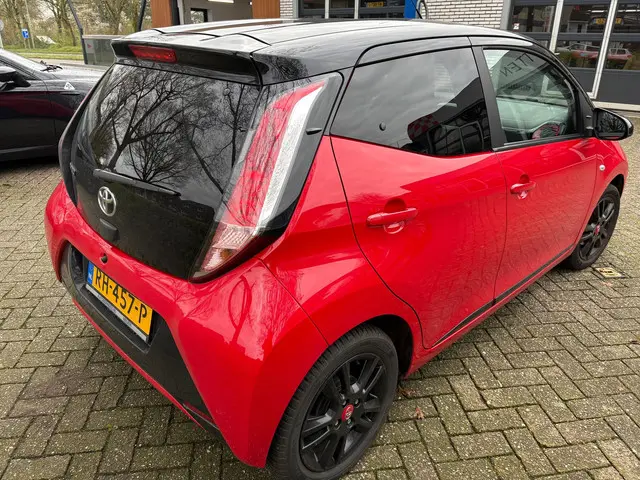 Toyota Aygo 1.0 VVT-i x-cite 2017 Benzine 4