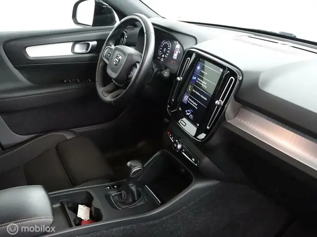 Volvo XC40 1.5 T3 Mom |Cam| stoelverw 2018 Benzine 18