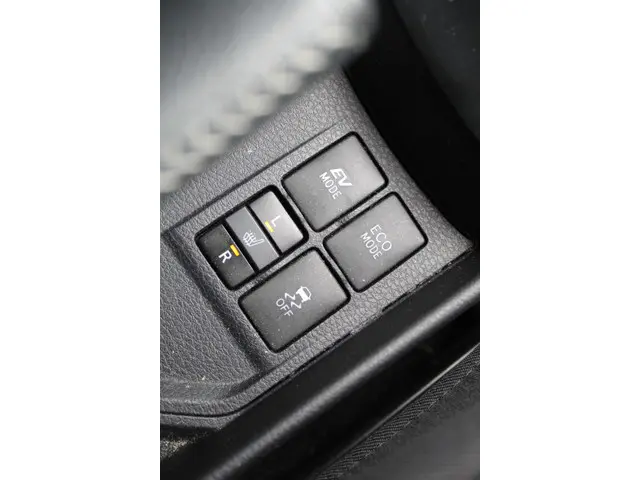 Toyota Yaris 1.5 Hybrid Dynamic 2020 Hybride Benzine 24