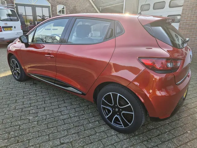 Renault Clio 0.9 TCe Expression 2015 Benzine 7