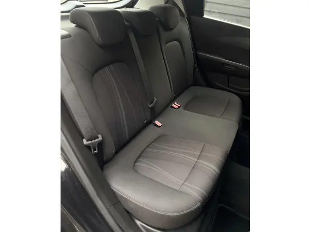Chevrolet Aveo 1.6 2012 Benzine 23