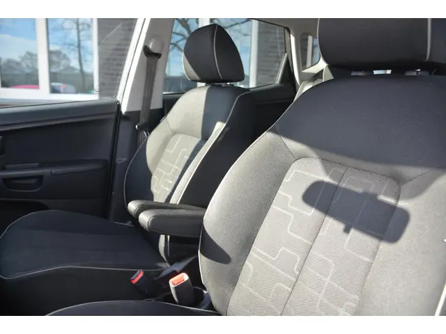 Kia Venga 1.6 CVVT automaat 2016 Benzine 26
