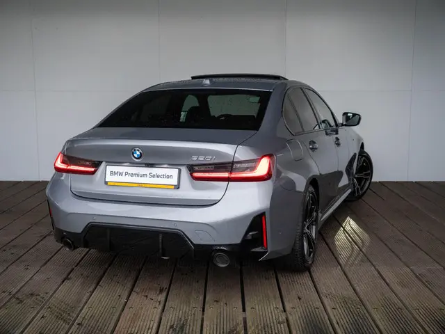 BMW 3 Serie Sedan 320i 2025 Benzine 2