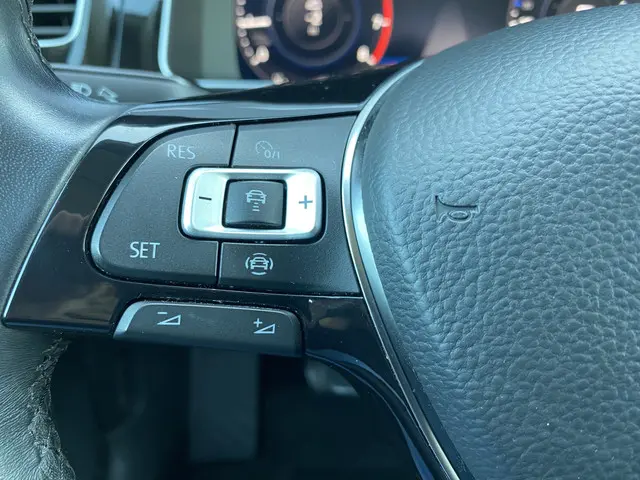 Volkswagen Golf 1.5 TSI Highline 2018 Benzine 24