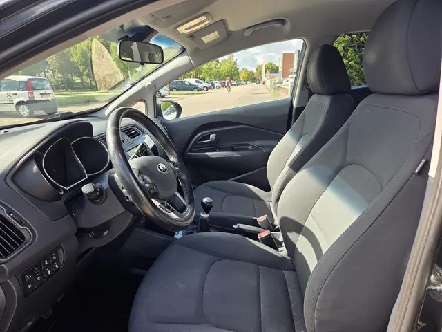 Kia Rio 1.2 CVVT ExecutiveLine TREKHAAK 2016 Benzine 12