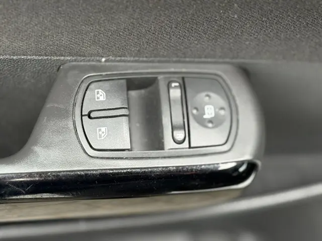Opel Corsa 1.4-16V |Airco| Sportstoelen| 2012 Benzine 15