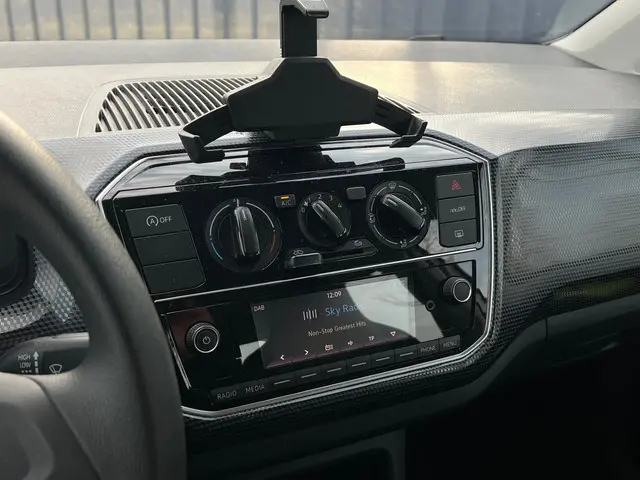 Volkswagen up! 1.0 65pk Airco bluetooth 2024 Benzine 6