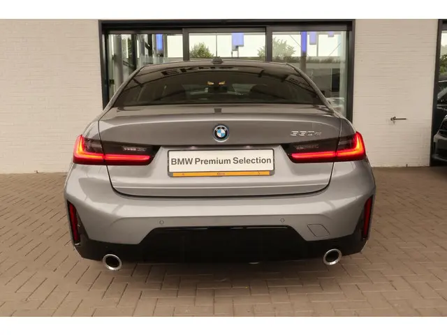 BMW 3 Serie Sedan 330e 2023 Hybride Benzine 4