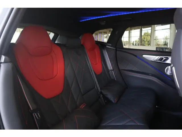 BMW XM Label Red 2024 Hybride Benzine 9