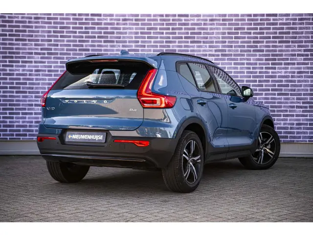 Volvo XC40 2.0 B4 Plus Dark 2025 Benzine 3