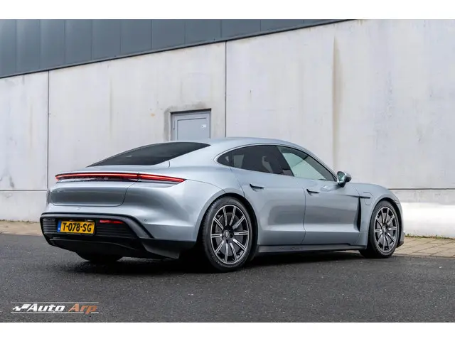 Porsche Taycan 4S Performance 84 kWh 2023 Elektrisch 15