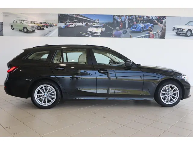 BMW 3 Serie Touring 320i 2020 Benzine 3