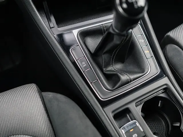 Volkswagen Golf 1.4 TSI Highline 2xR-line 2014 Benzine 38