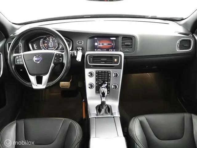 Volvo V60 1.5 T2 Polar+| Leer| Trekhaak 2018 Benzine 11