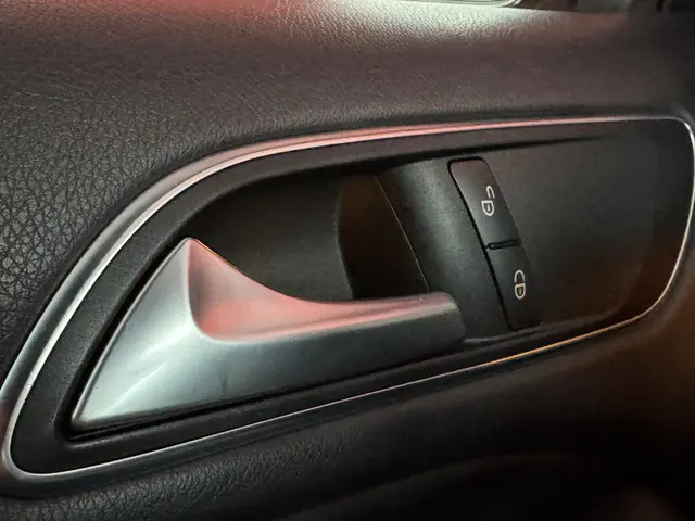 Mercedes-Benz B-Klasse 180 Ambition 2017 Benzine 28