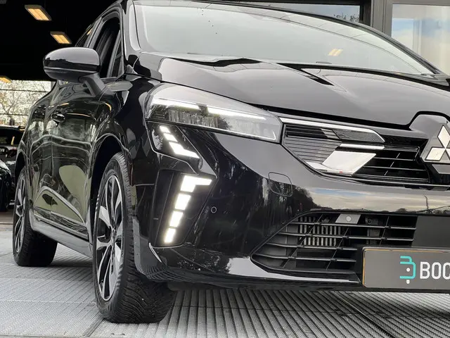 Mitsubishi Colt 1.0T MT Intense 2024 Benzine 21