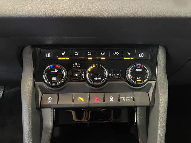 Škoda Karoq 1.0 TSI Style 2020 Benzine 26