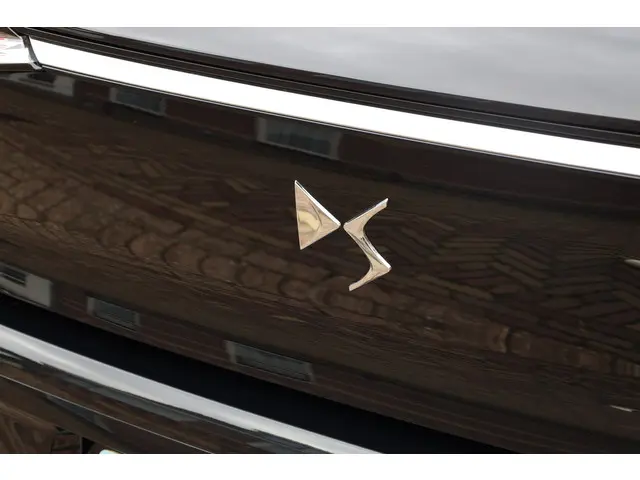 DS DS 4 e-Tense 225 'Etoile' 2024 Hybride Benzine 13