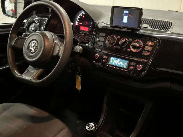 Volkswagen up! 1.0 high up! Zwart Navi+| Garantie 2012 Benzine 7