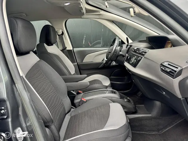 Citroën C4 Picasso 1.6 e-THP Intensive 2014 Benzine 10