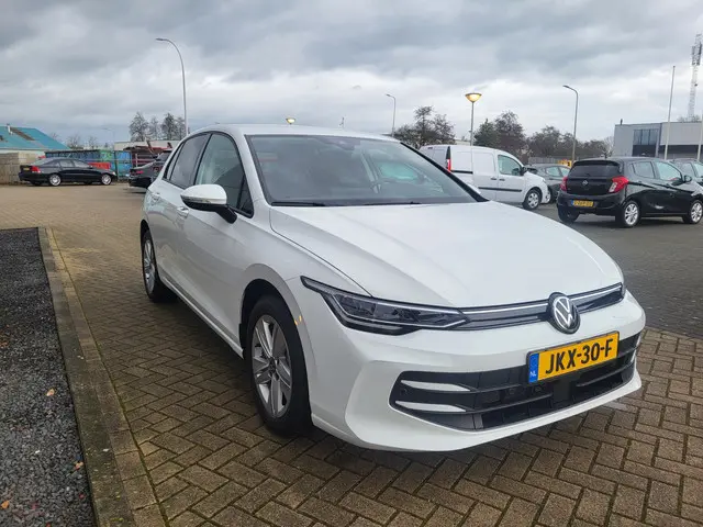 Volkswagen Golf 1.5 TSI Oranje Edition 2025 Benzine 4